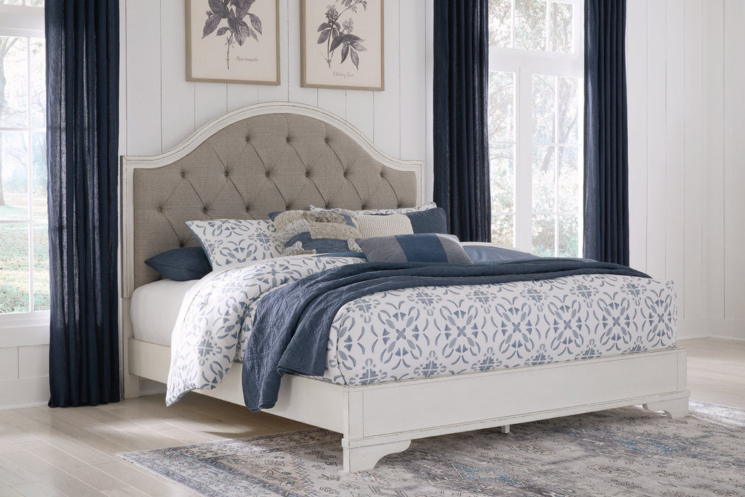 Brollyn Two-tone King Upholstered Panel Bed