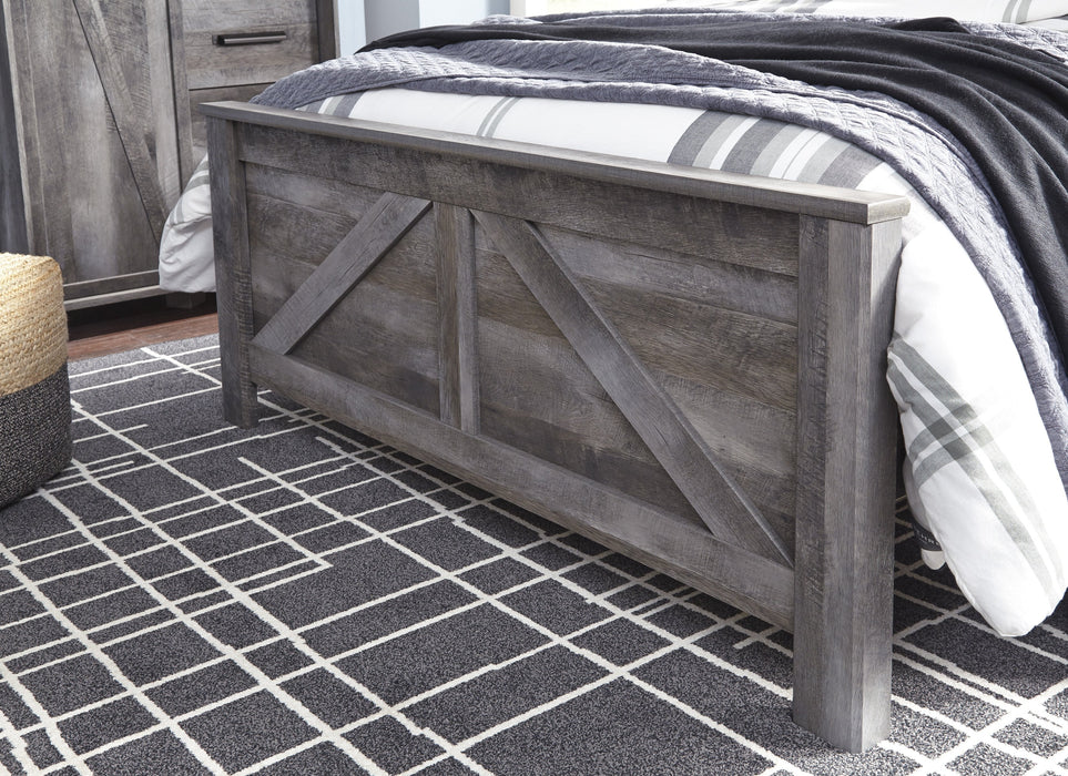 Wynnlow Gray King Crossbuck Panel Bed - Gate Furniture